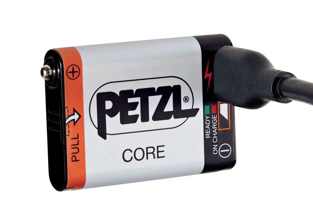 Petzl Core Petzl Core -Magasin Aventure Nordique batterie frontale petzl core 02