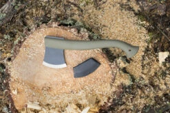 Morakniv Lightweight Axe 5 Morakniv Lightweight Axe -Magasin Aventure Nordique haxe morakniv outdoor lightweight axe 04