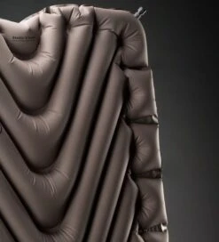 Matelas Klymit Static V Luxe 5 Matelas Klymit Static V Luxe -Magasin Aventure Nordique matelas gonflable klymit static v luxe 04