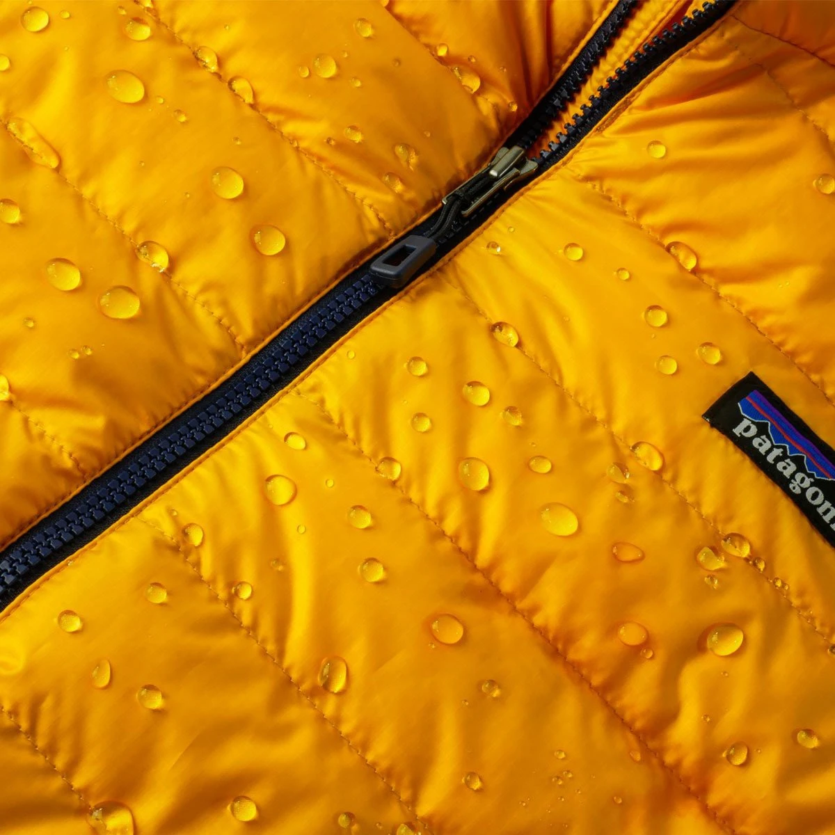 Granger's Wash + Repel Down 2 in 1 Granger's Wash + Repel Down 2 In 1 -Magasin Aventure Nordique nettoyant reimpermabilisant duvet synthetique grangers wash repel down 2 in 1 02 1