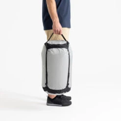 Sea To Summit Ultra-Lightweight Compression Sack -Magasin Aventure Nordique sea to summit ultra lightweight compression sack 07
