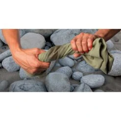 Serviette Pocket Towel Sea To Summit -Magasin Aventure Nordique sts pocket towel 1